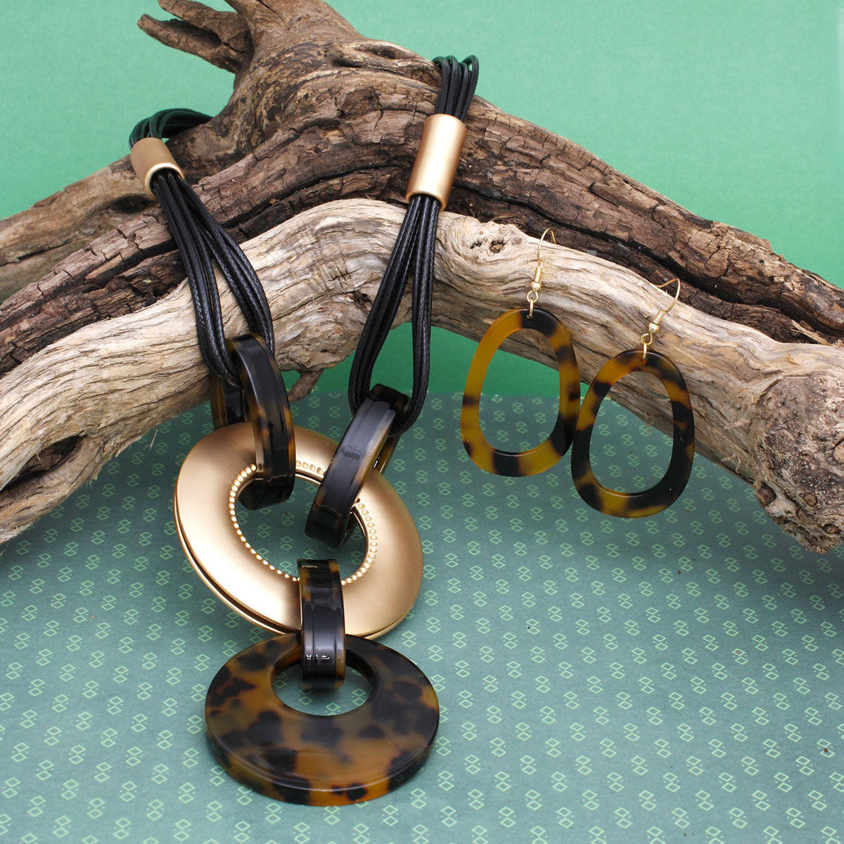 Pendant Jungle Luxe Gold Leopard Cord Necklace