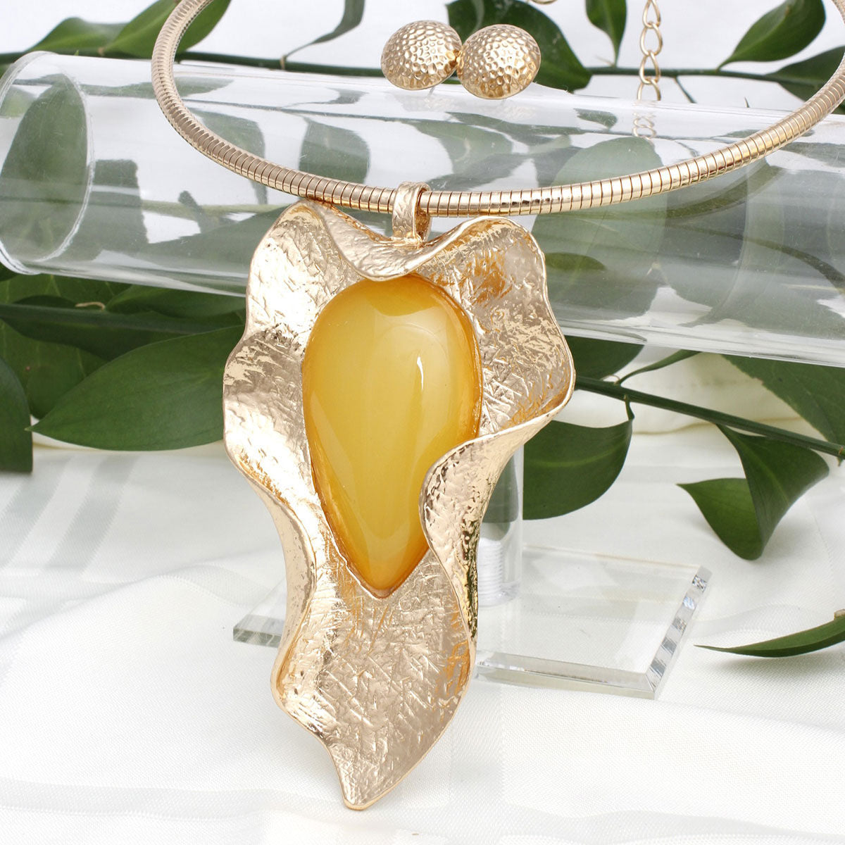 Pendant Curved Leaf Yellow Resin Necklace Women