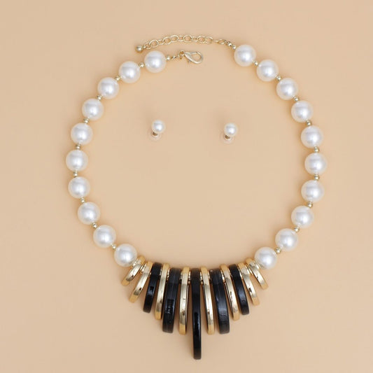 Collar Bold Grace Black and Gold Pearl Necklace
