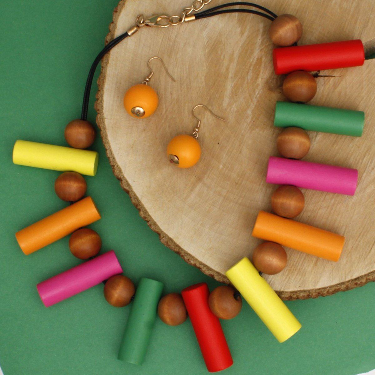 Collar Multicolor Wood Balanced Asymmetry Necklace