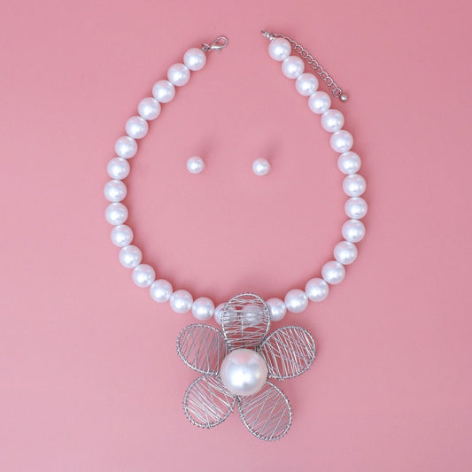 Pendant Silver Wire Flower White Pearl Necklace