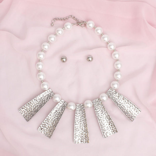 Bib White Pearl Silver Hammered Plate Necklace