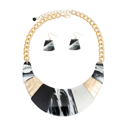 Necklace Marbled Black Bib and Chain for Women