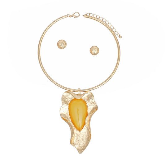 Pendant Curved Leaf Yellow Resin Necklace Women