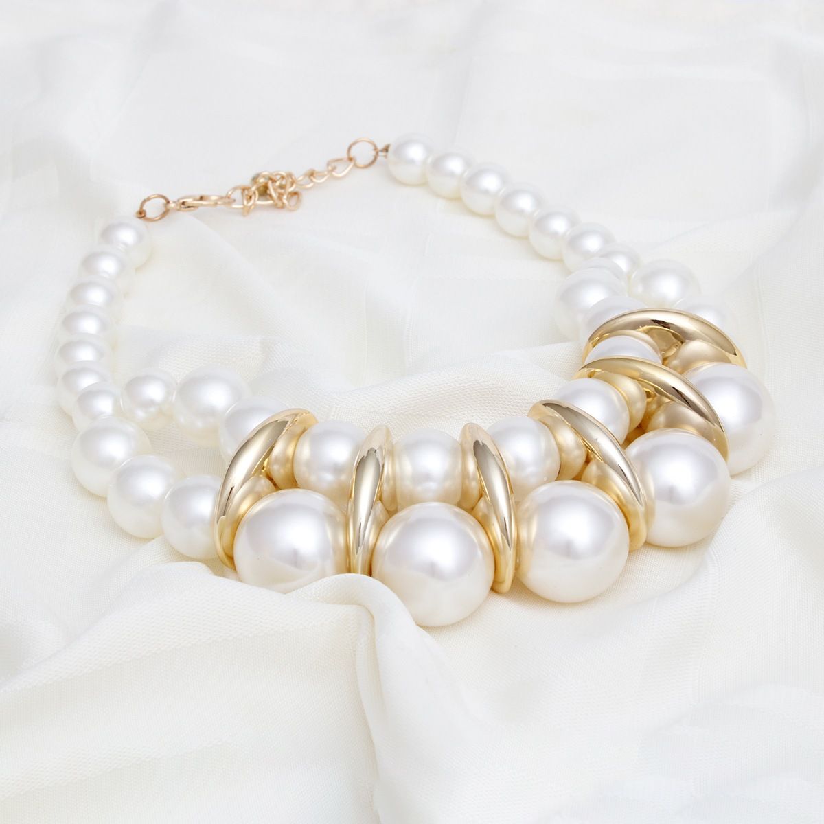 Collar Cream Pearl Vintage Graduated Stack Choker