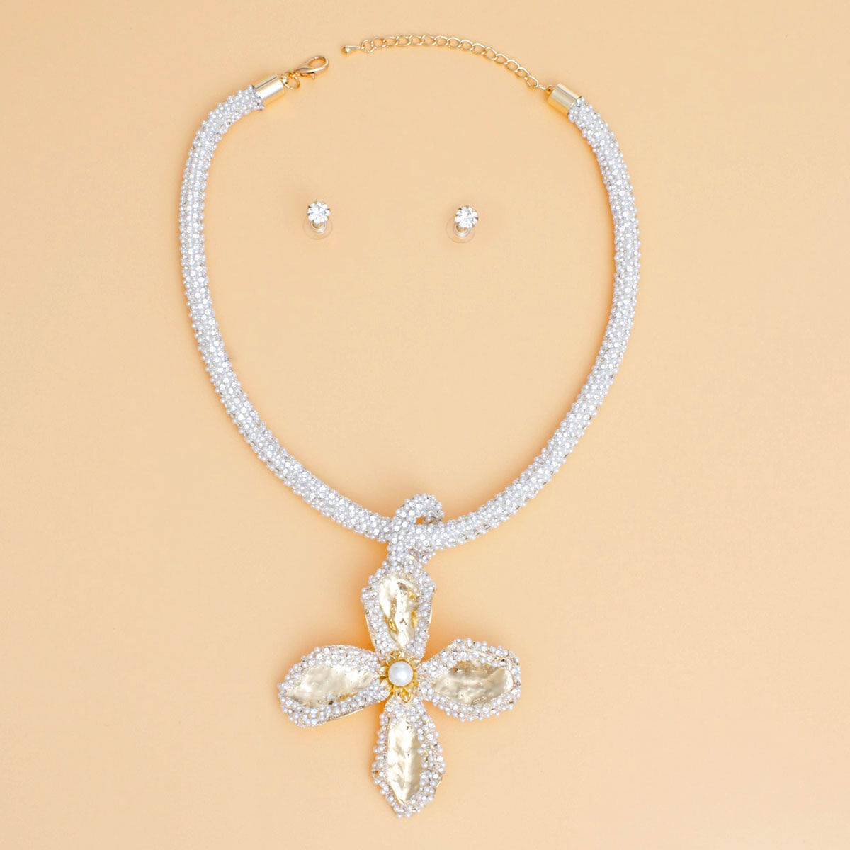 Pendant White Pearl Encrusted Gold Flower Necklace