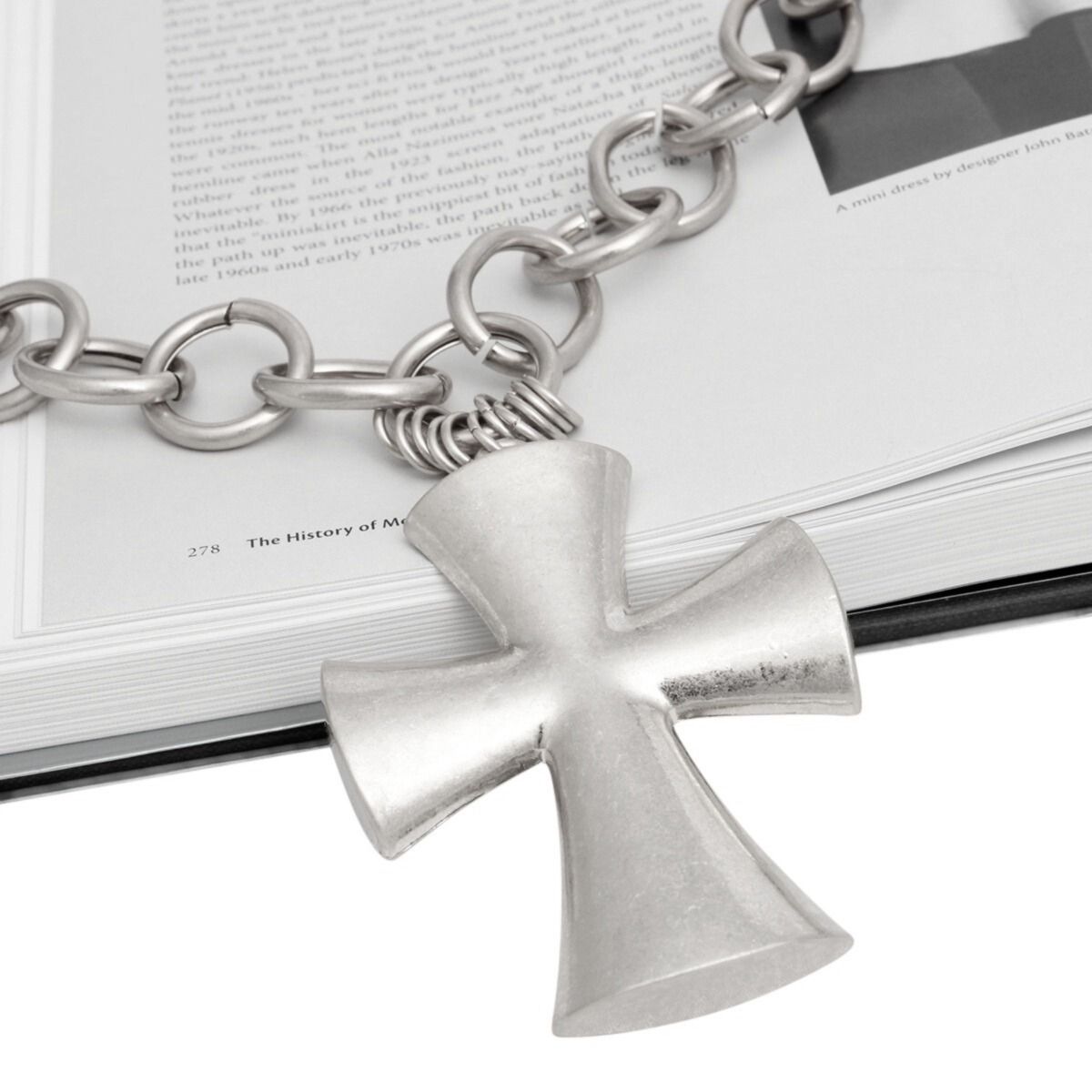 Pendant Chunky Matte Silver Cross Chain Necklace