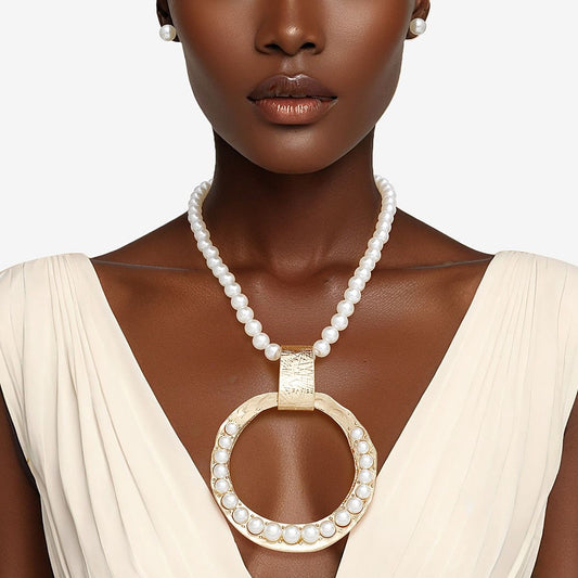 Pendant Sculpted Gold Ring Cream Pearl Necklace