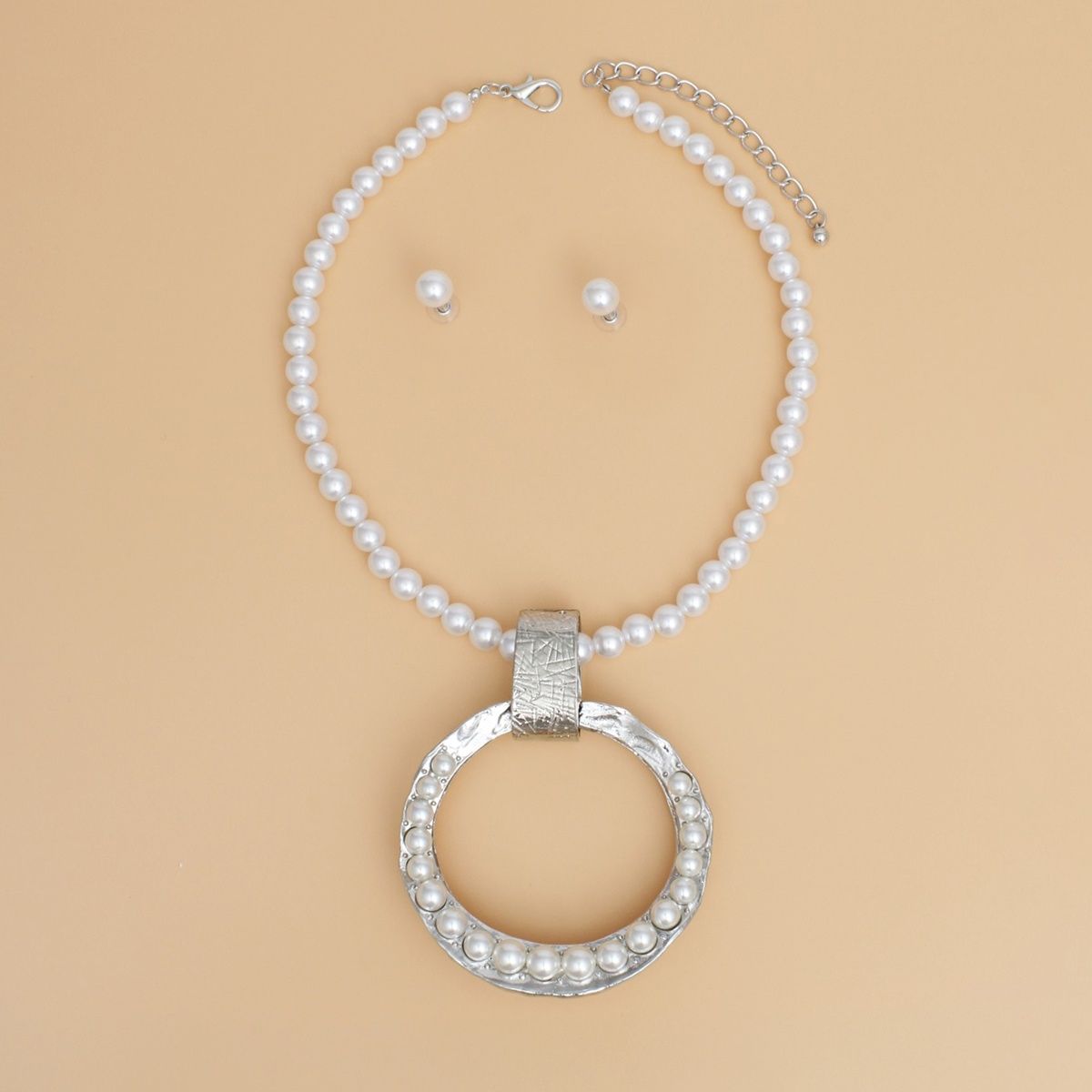 Pendant Sculpted Silver Ring White Pearl Necklace