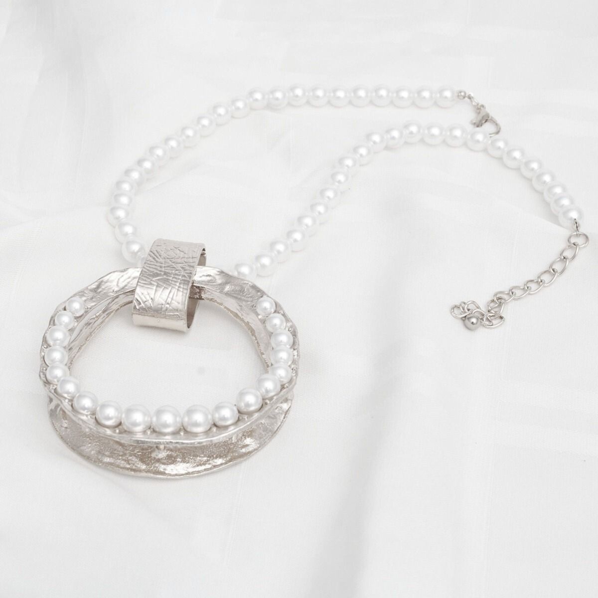 Pendant Sculpted Silver Ring White Pearl Necklace