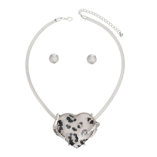 Pendant Leopard Heart Silver Mesh Chain Necklace