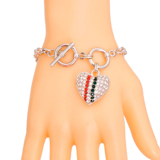 Chic Chain Couture: 3D Heart Bracelet