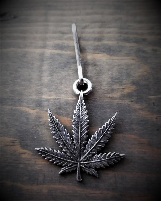 BZP-30 Bud Leaf Zipper Pull
