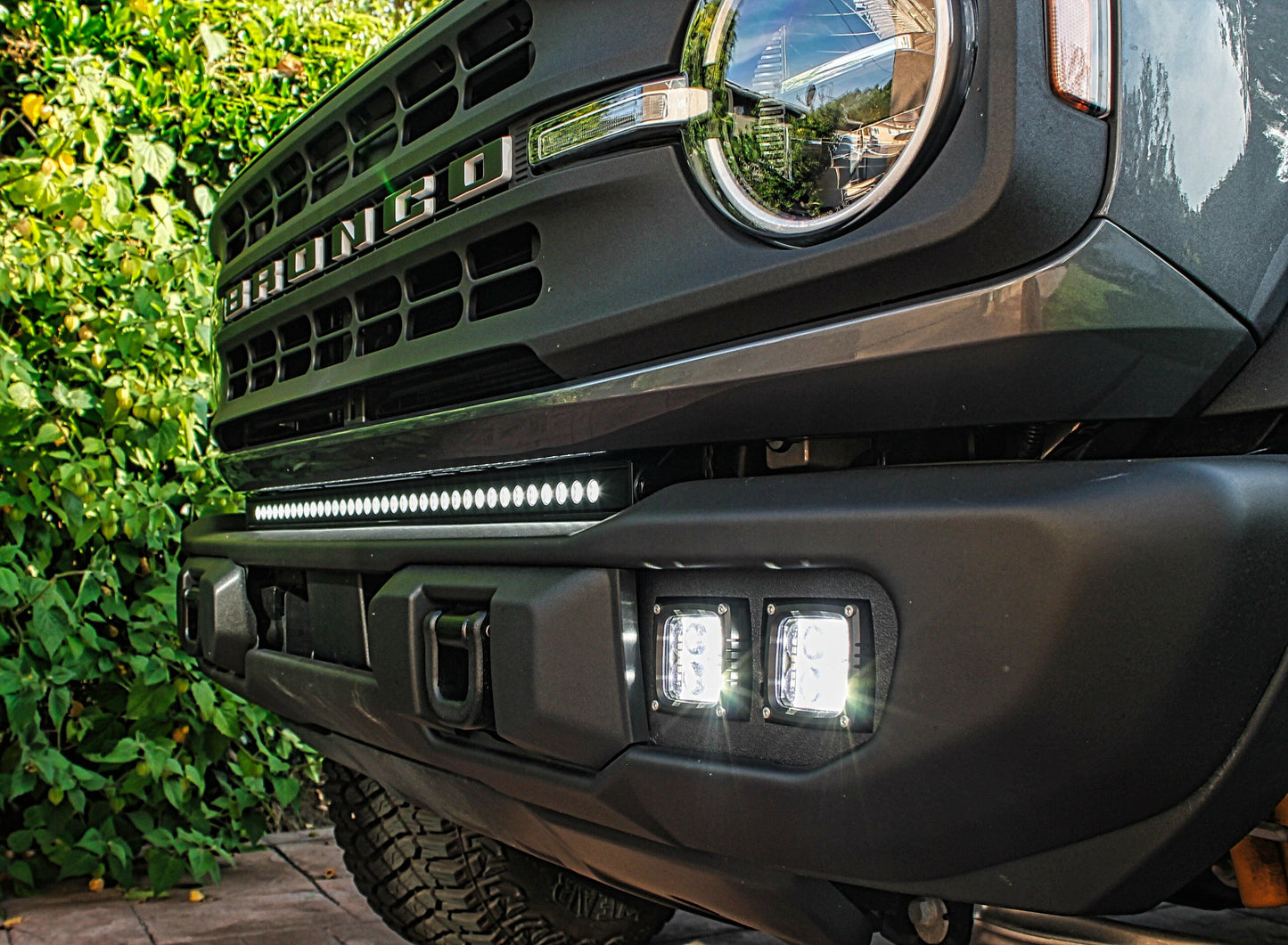 2021+ Ford Bronco Capable Bumper 40in Light Bar - Slim